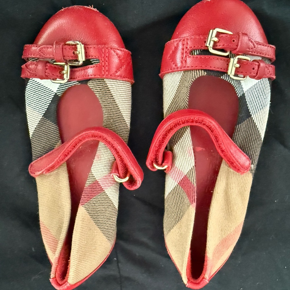 Burberry shoes toddler size 25